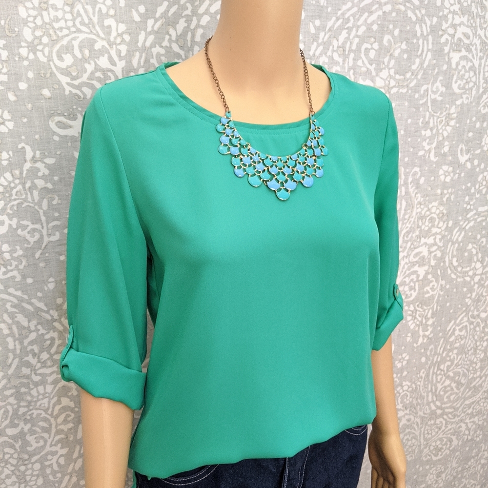 🌼3/$28🌼 Kelly Green Blouse